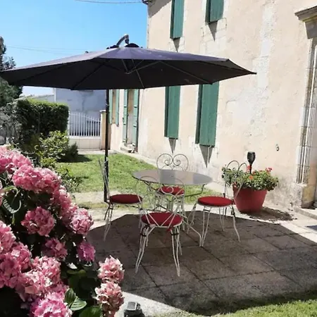 بيت للعطل Du Chateau Les Cedres *