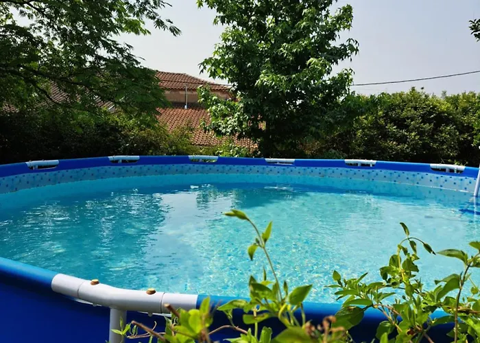 Du Chateau Les Cedres